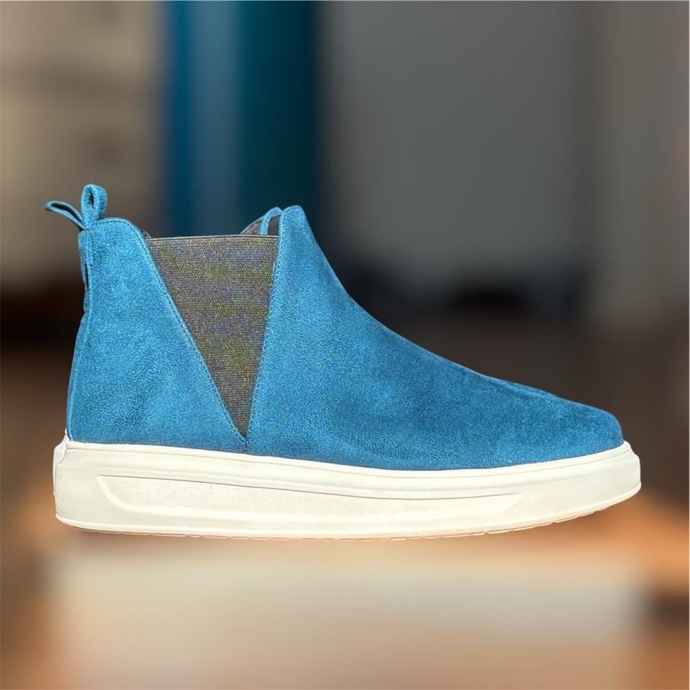 Shoe Republic LA Teal Suede Slip on Shoes Size 8.5
